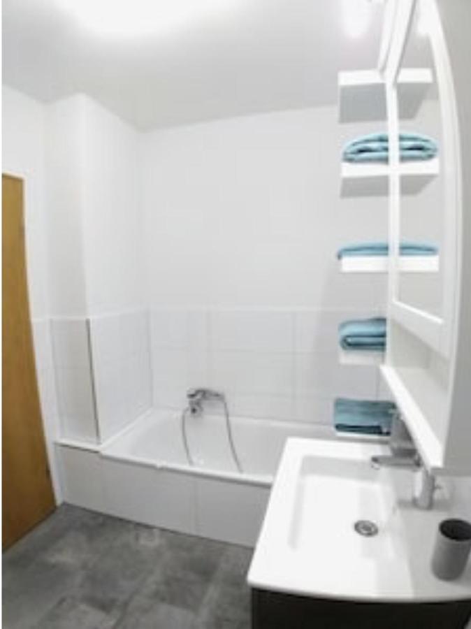 Exklusive Ferienwohnung Mit Terasse Und Garten In Einbeck, Zentrum! Neu!! Екстер'єр фото